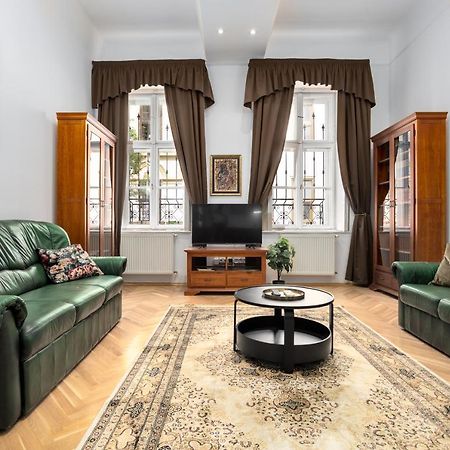 Emerald Suite With Free Parking Budapeste Exterior foto