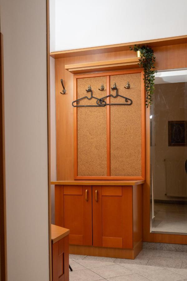 Emerald Suite With Free Parking Budapeste Exterior foto