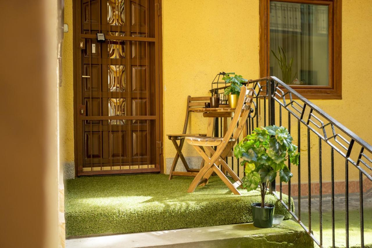 Emerald Suite With Free Parking Budapeste Exterior foto
