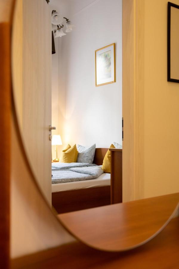 Emerald Suite With Free Parking Budapeste Exterior foto
