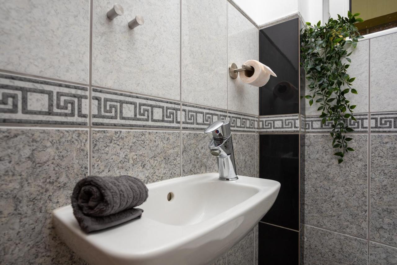 Emerald Suite With Free Parking Budapeste Exterior foto