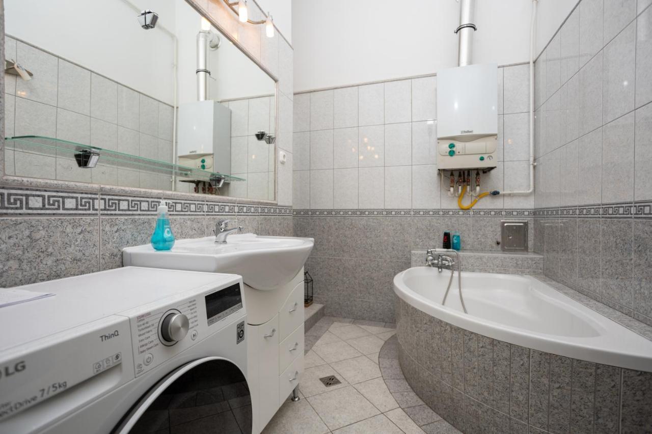 Emerald Suite With Free Parking Budapeste Exterior foto